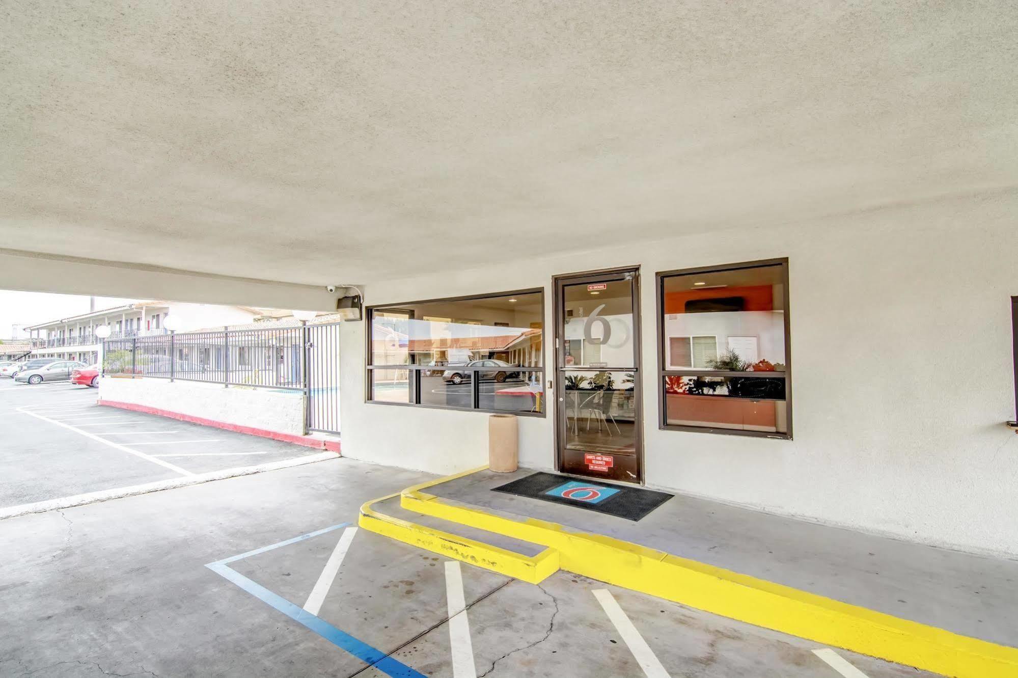 Motel 6 Manteca Exteriér fotografie