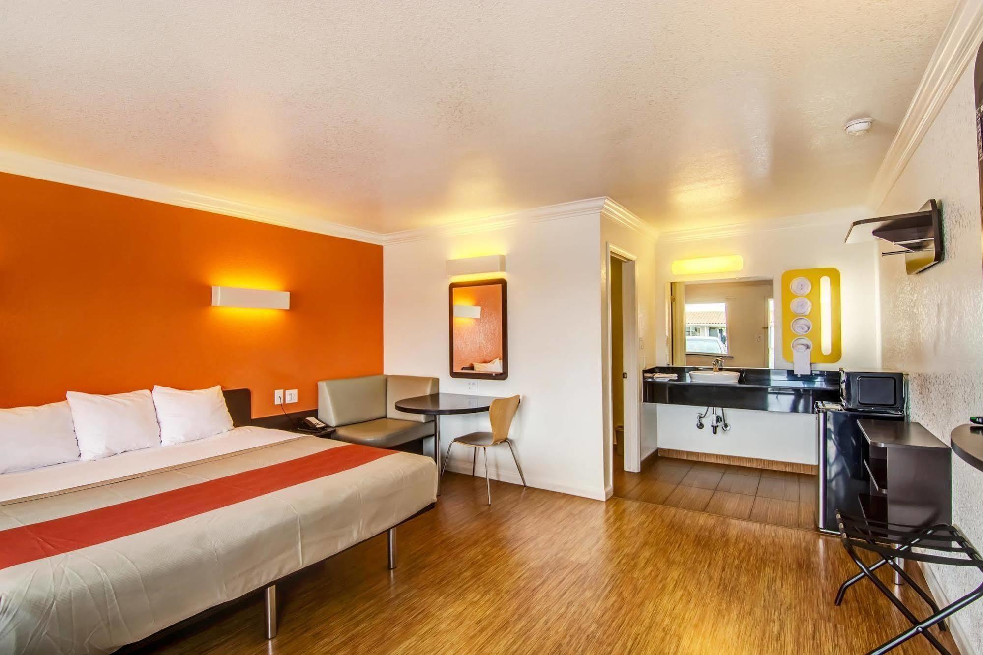 Motel 6 Manteca Exteriér fotografie