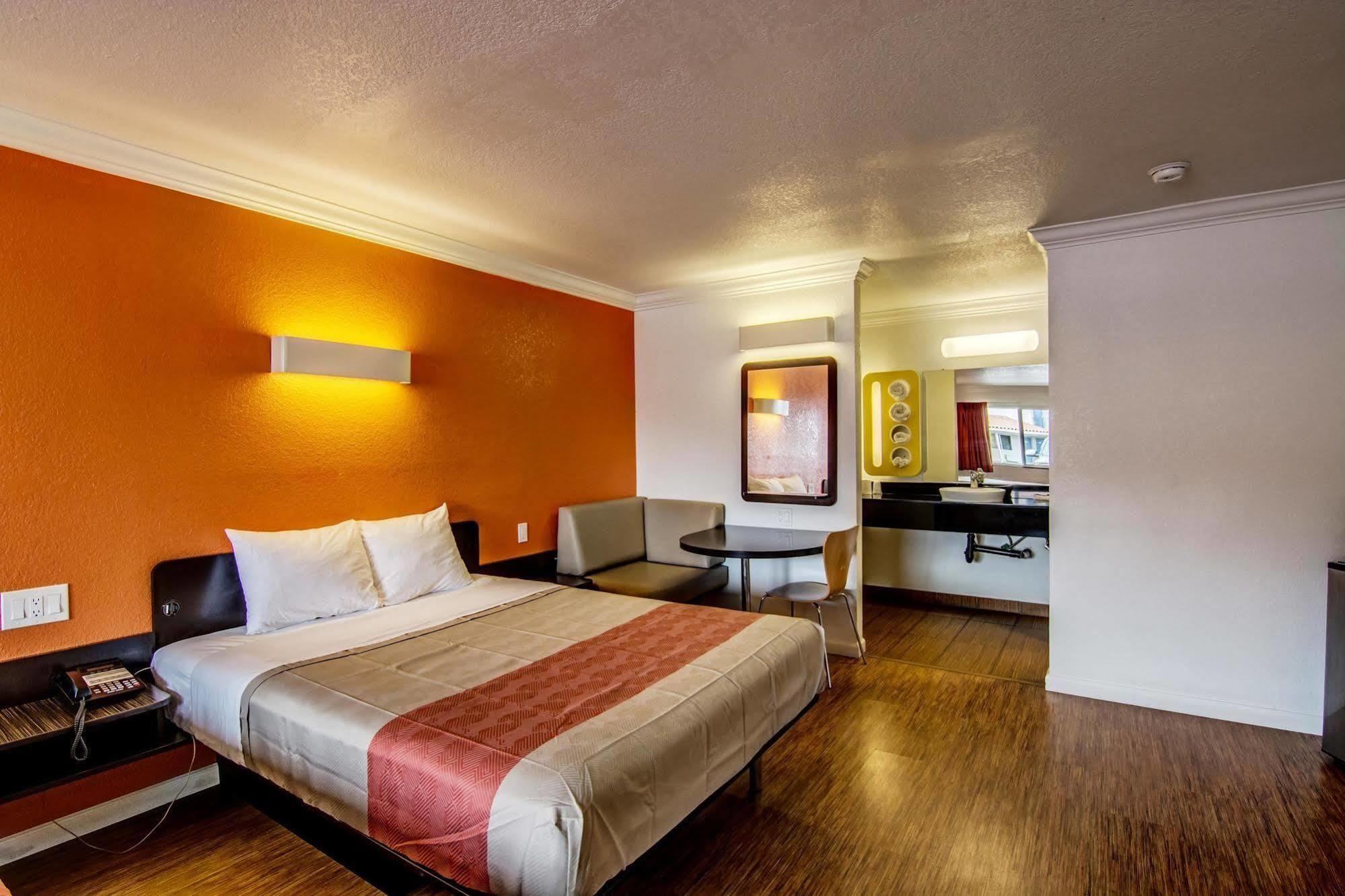Motel 6 Manteca Exteriér fotografie