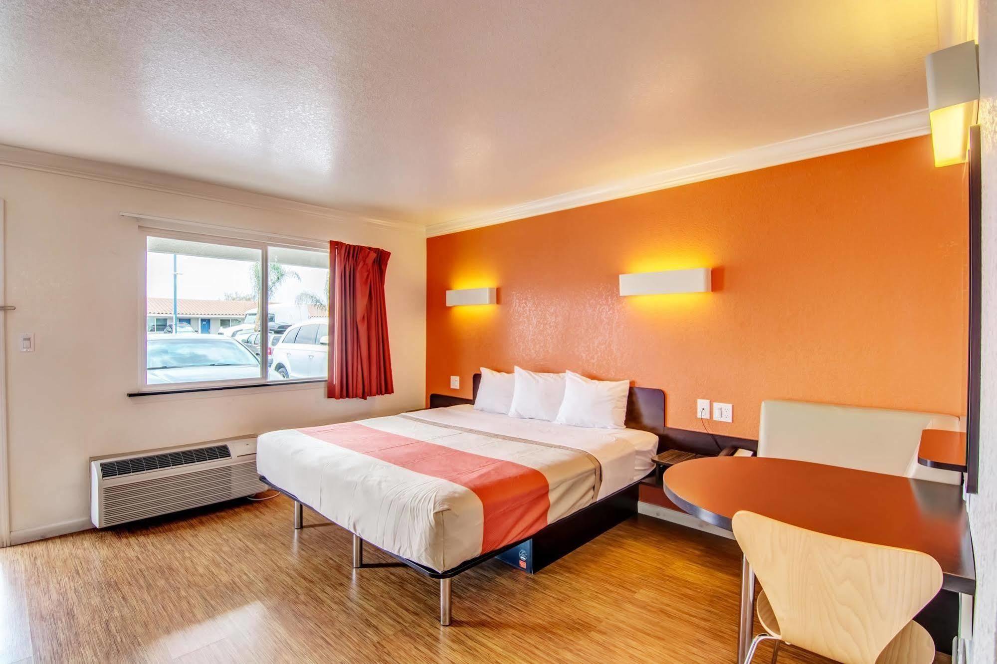 Motel 6 Manteca Exteriér fotografie
