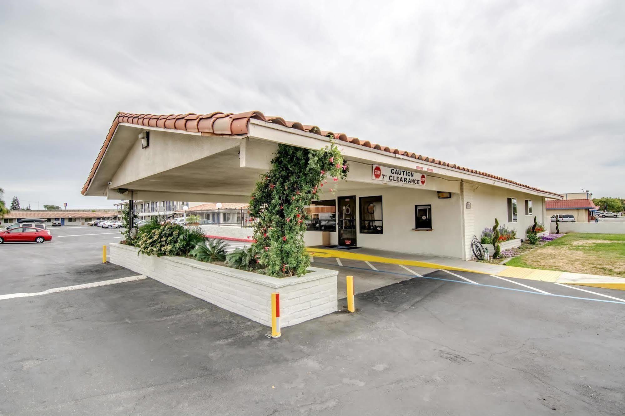 Motel 6 Manteca Exteriér fotografie