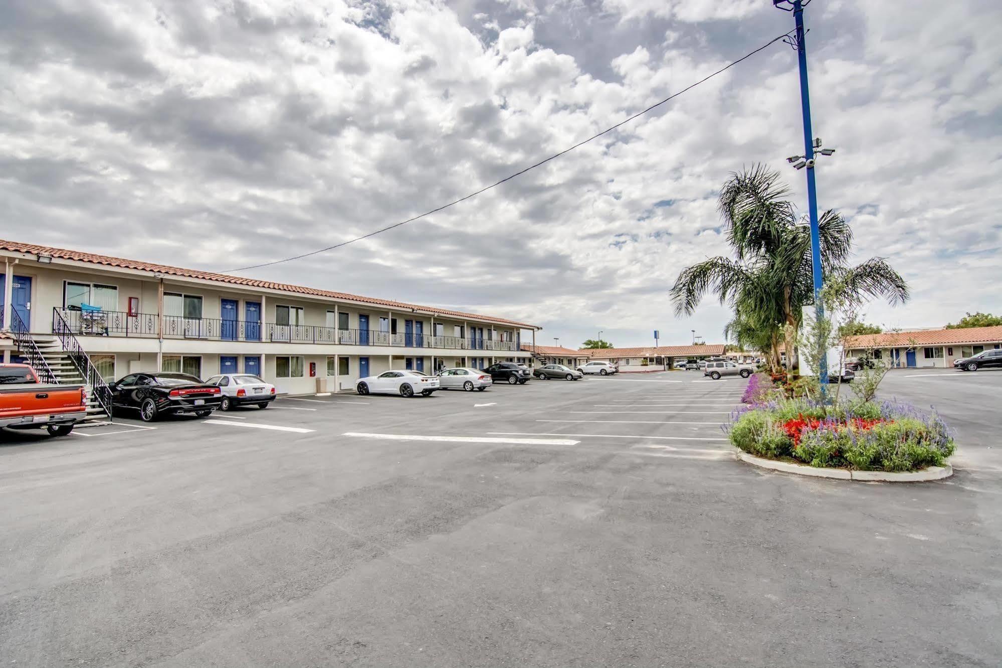 Motel 6 Manteca Exteriér fotografie